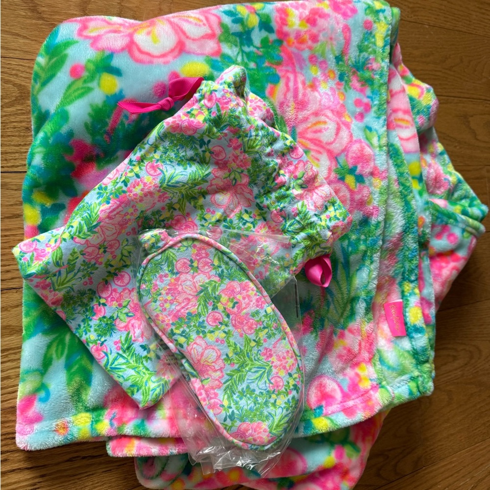 Lilly Pulitzer Pink Green Floral Plush Blanket & Eye Mask Set